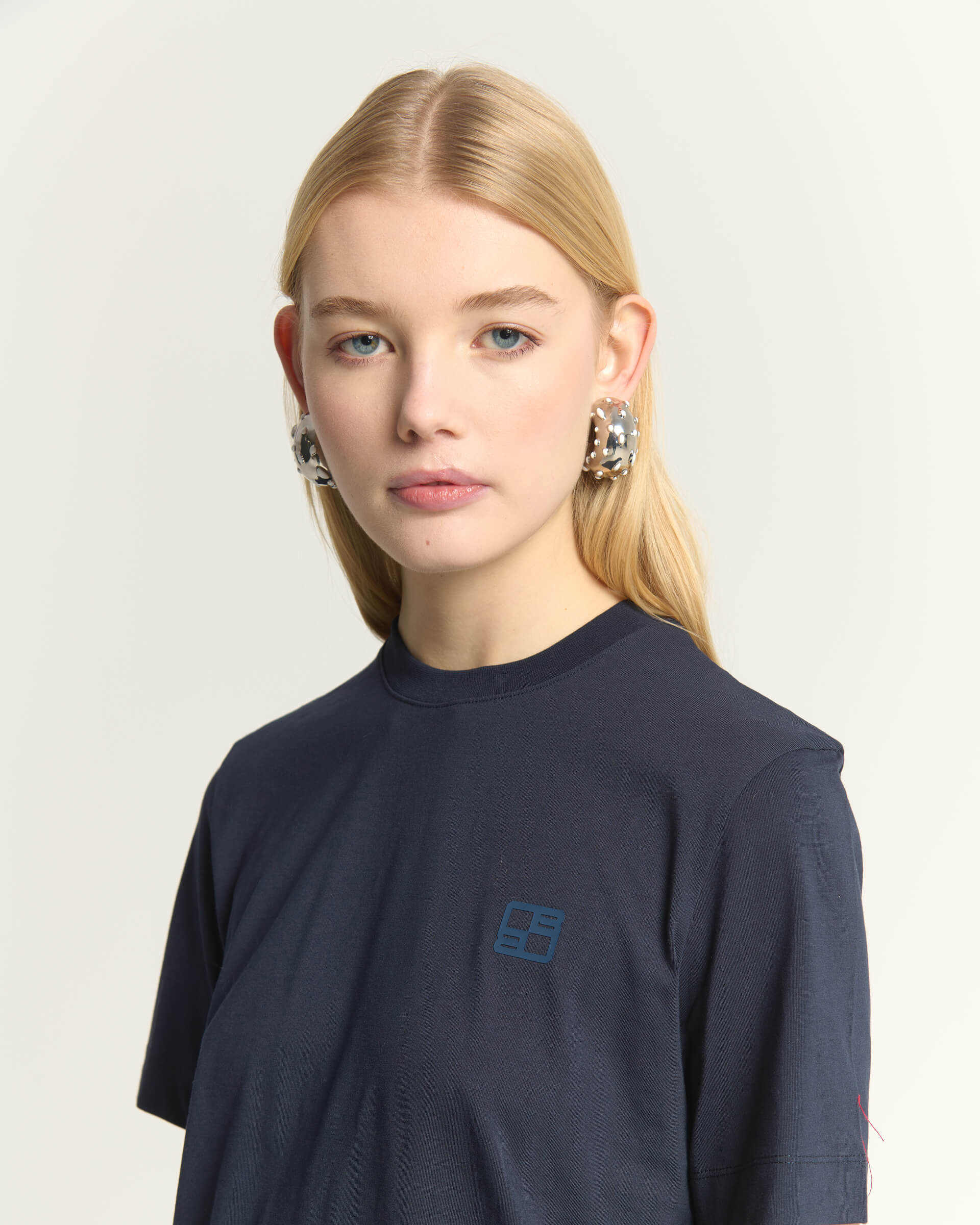 T-SHIRT CON RICAMO