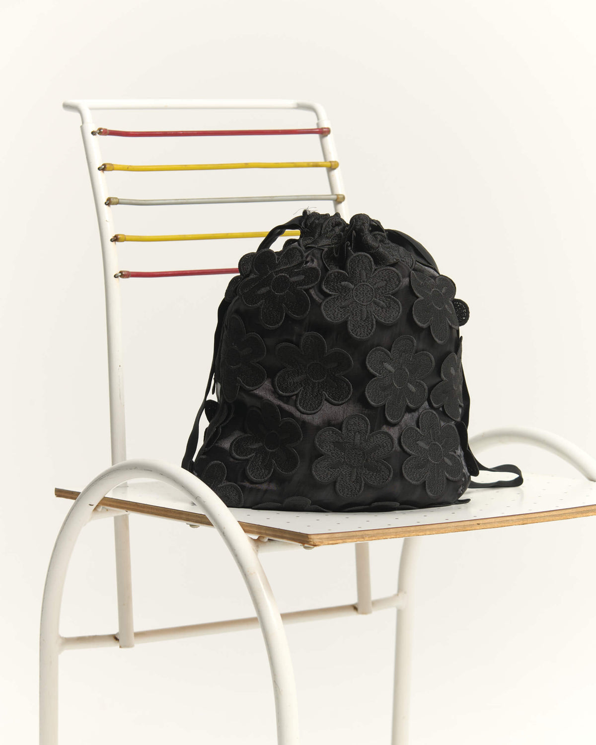 BAG WITH FLORAL APPLIQUÉS
