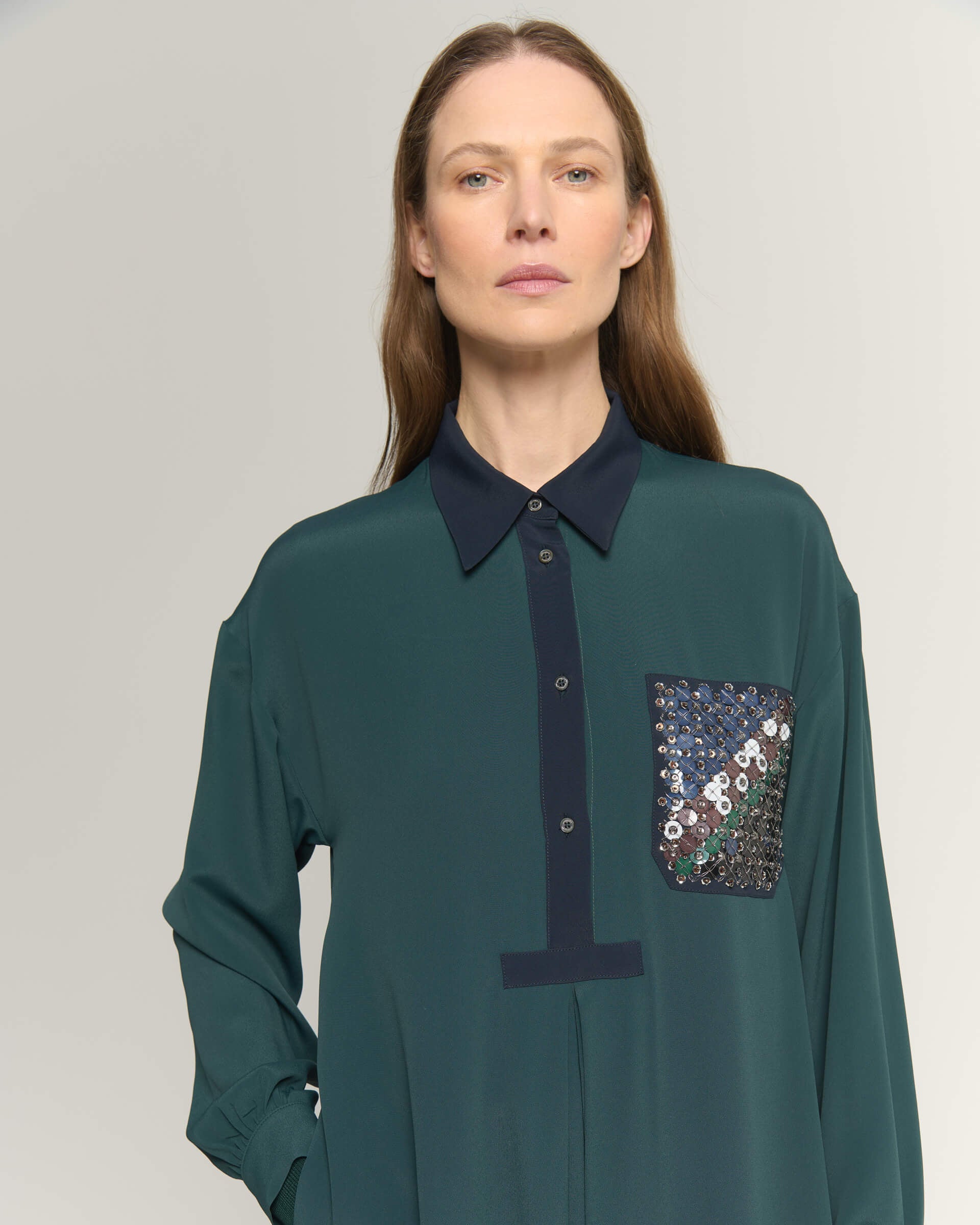 ABITO A CAMICIA CON TASCA PAILLETTES