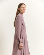 ABITO LUNGO A CAMICIA CON TASCHE A PATTINA