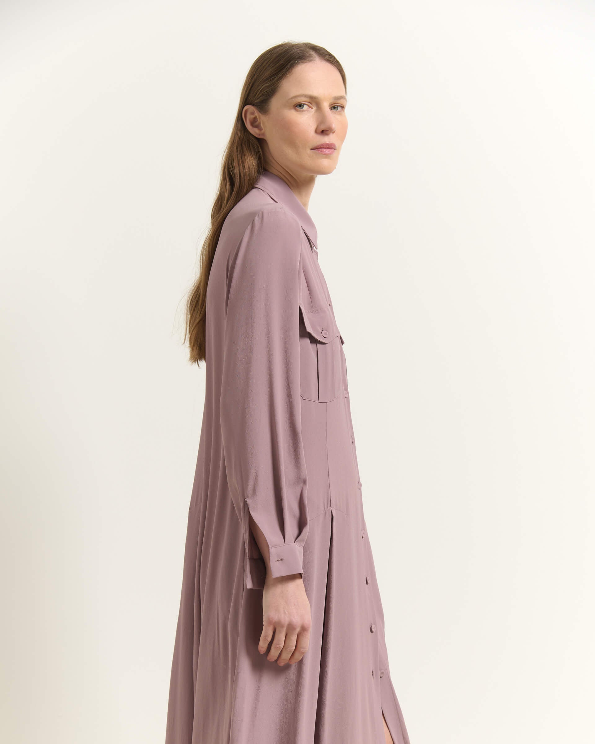ABITO LUNGO A CAMICIA CON TASCHE A PATTINA